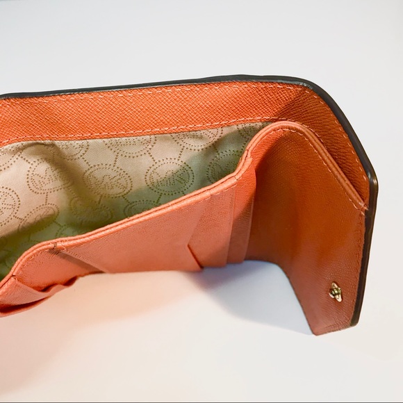 Authentic Michael Kors Leather Wallet - Picture 4 of 6